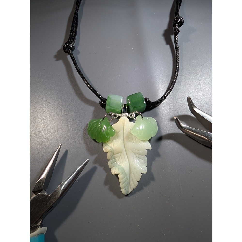 Aventurine Ginkgo Leaf Amazon Oak Leaf Adjustable Cord Necklace Green Stone